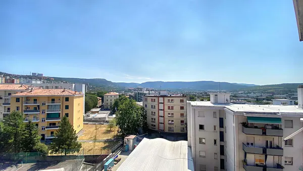 Bilocale con veranda e vista aperta