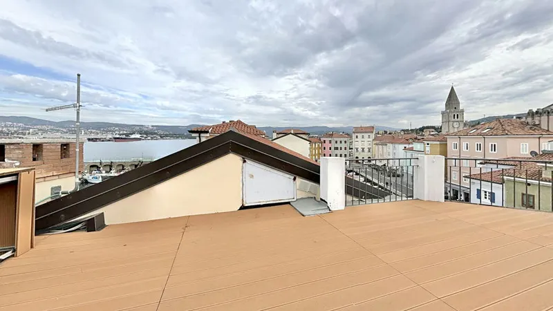 One-bedroom flat with a roof terrace overlooking the gulf, Muggia