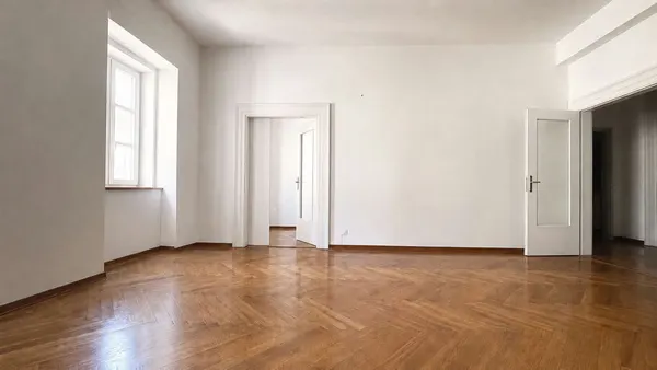 Via Roma — 114 m² in palazzo del 1830, consegnato a nuovo