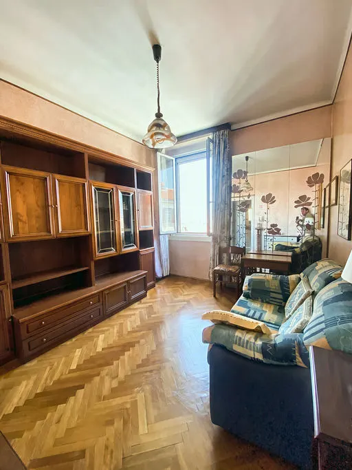 Bilocale d'angolo all'ultimo piano
