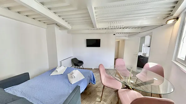 Bilocale con cucina separata sul porticciolo di Muggia