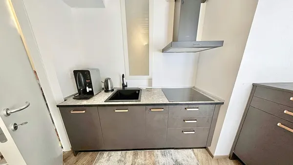 Bilocale con cucina separata sul porticciolo di Muggia