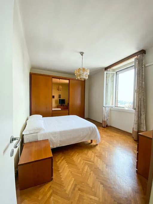 Bilocale d'angolo all'ultimo piano