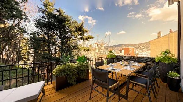 San Giusto — Bilocale con terrazza privata e vista città