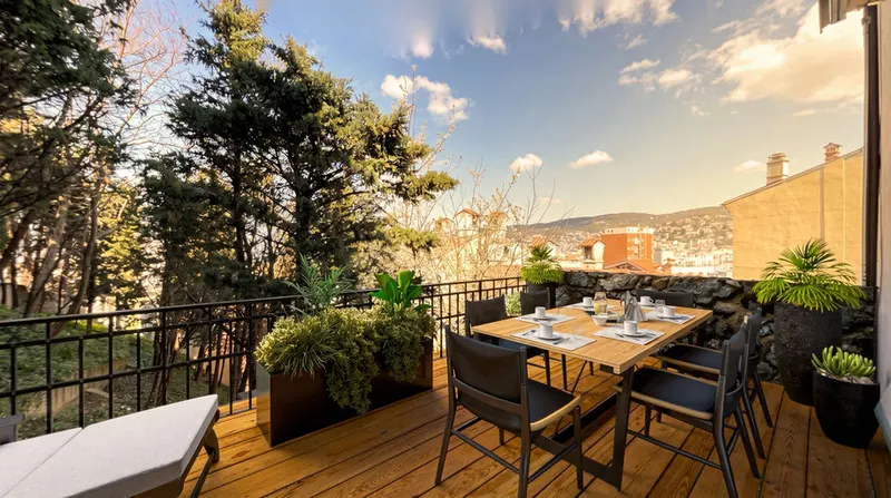 San Giusto — Bilocale con terrazza privata e vista città