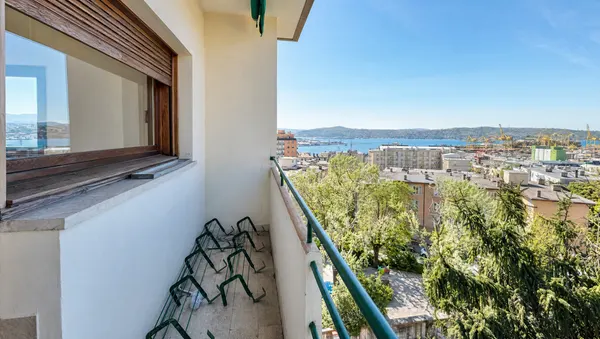 Trilocale ristrutturato ultimo piano vista mare, Via Romanin 13 — San Vito, Trieste