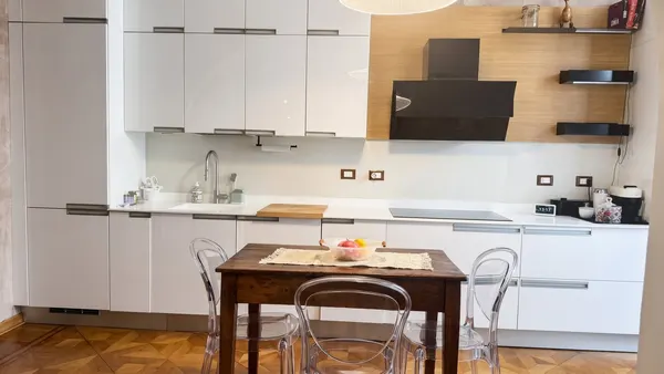 Appartamento di 134 mq in piazza Virgilio Giotti