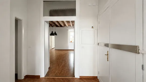Via Roma — 114 m² in palazzo del 1830, consegnato a nuovo