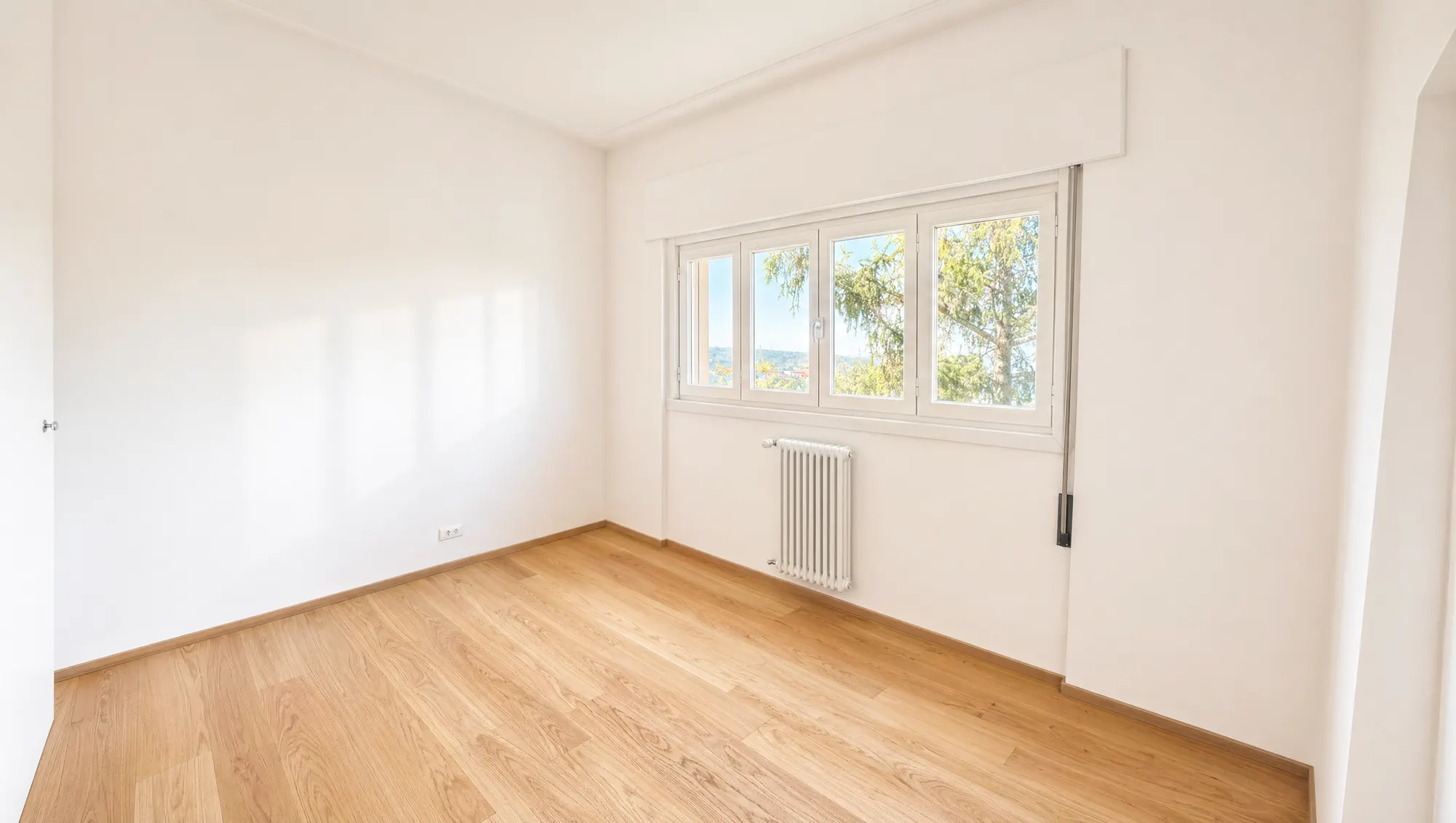 Prenovljeno 3-sobno, zadnje nadstr., pogled na morje, Via Romanin 13, Sveti Vid (San Vito)