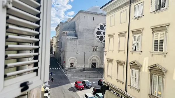 Appartamento di 134 mq in piazza Virgilio Giotti