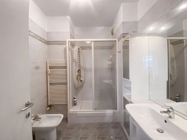 Bilocale con veranda e vista aperta