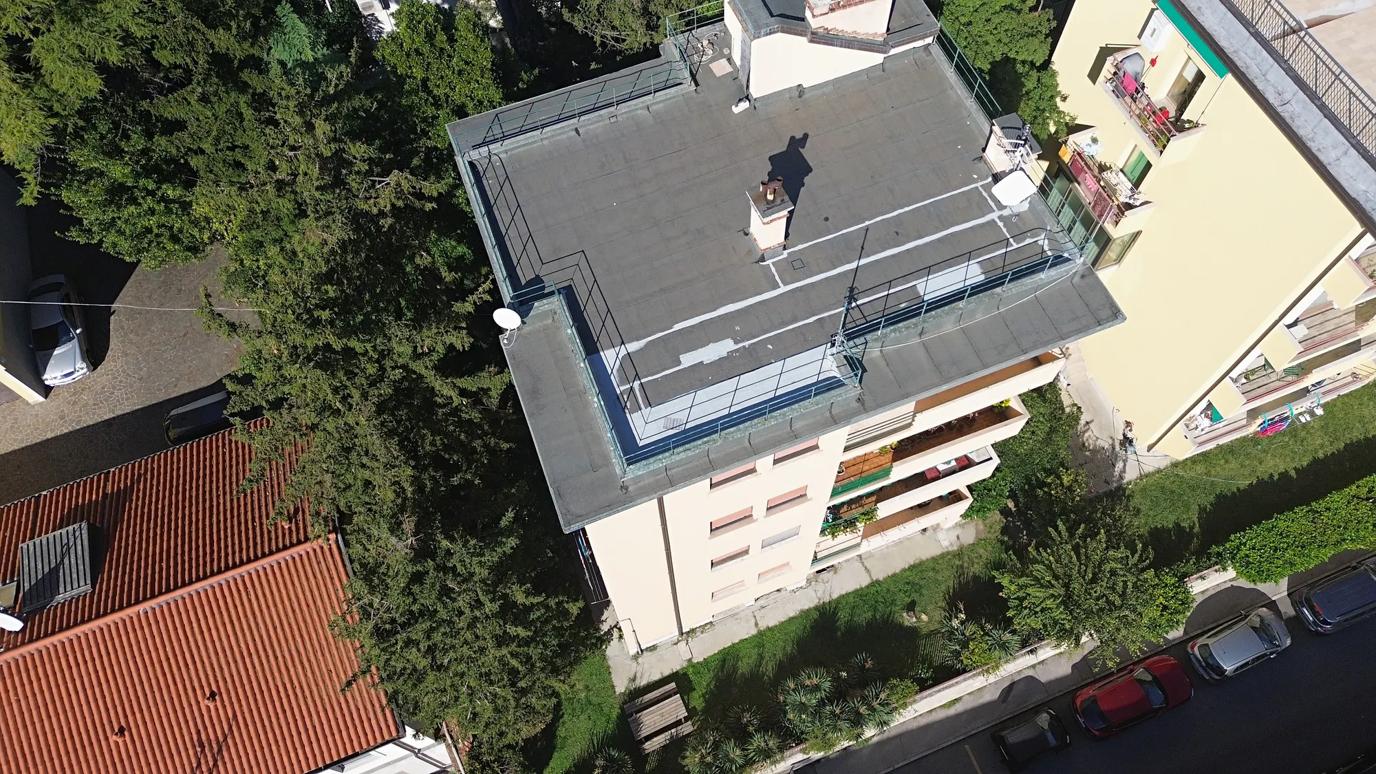 Renovated Top-Floor Flat, Three Sea-View Balconies
