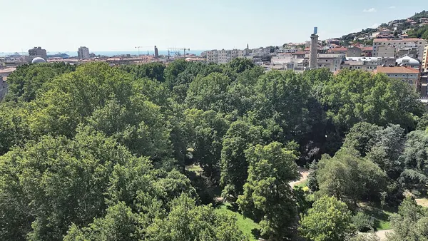 Via Giulia — bilocale rinnovato affacciato sul Giardino Pubblico