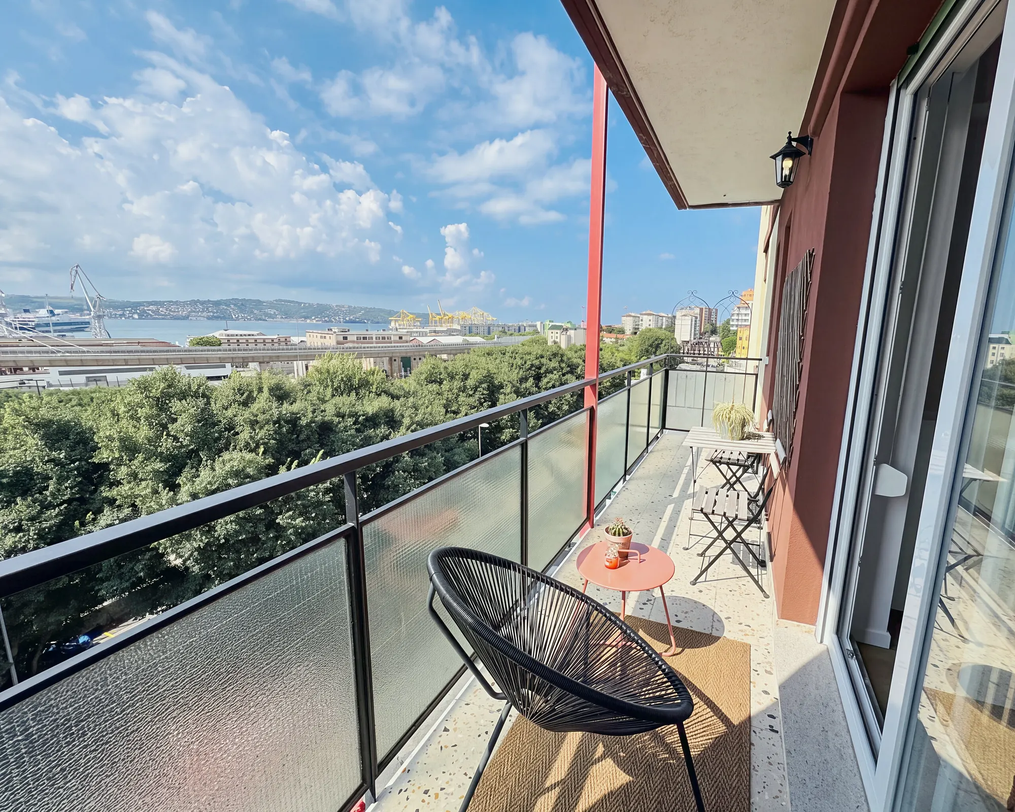 Renovated Studio with Sea-View Balcony
