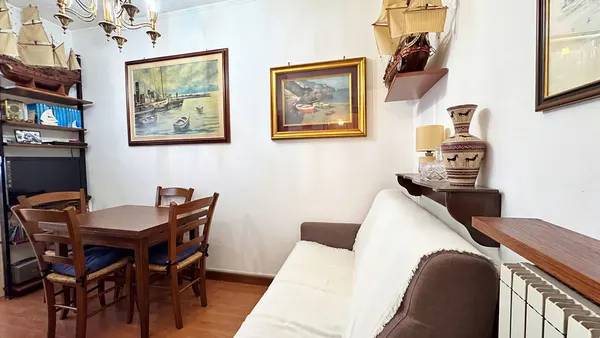 Bilocale al quinto piano con due poggioli